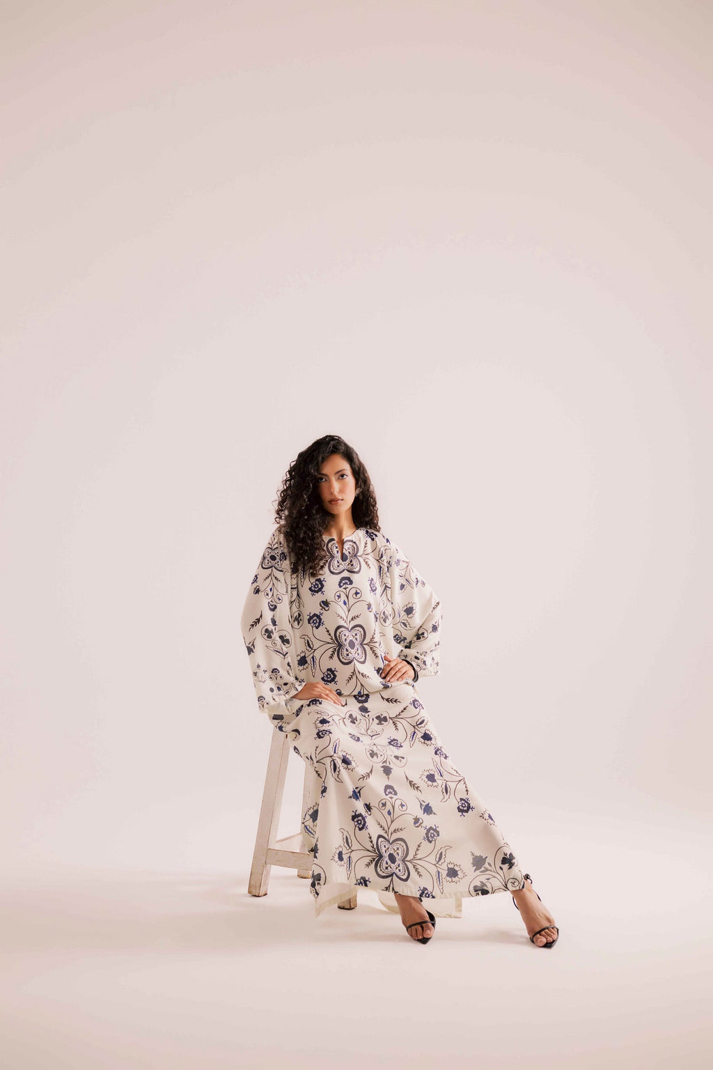 Petal Kaftan Set - Elegant 2-Piece Outfit