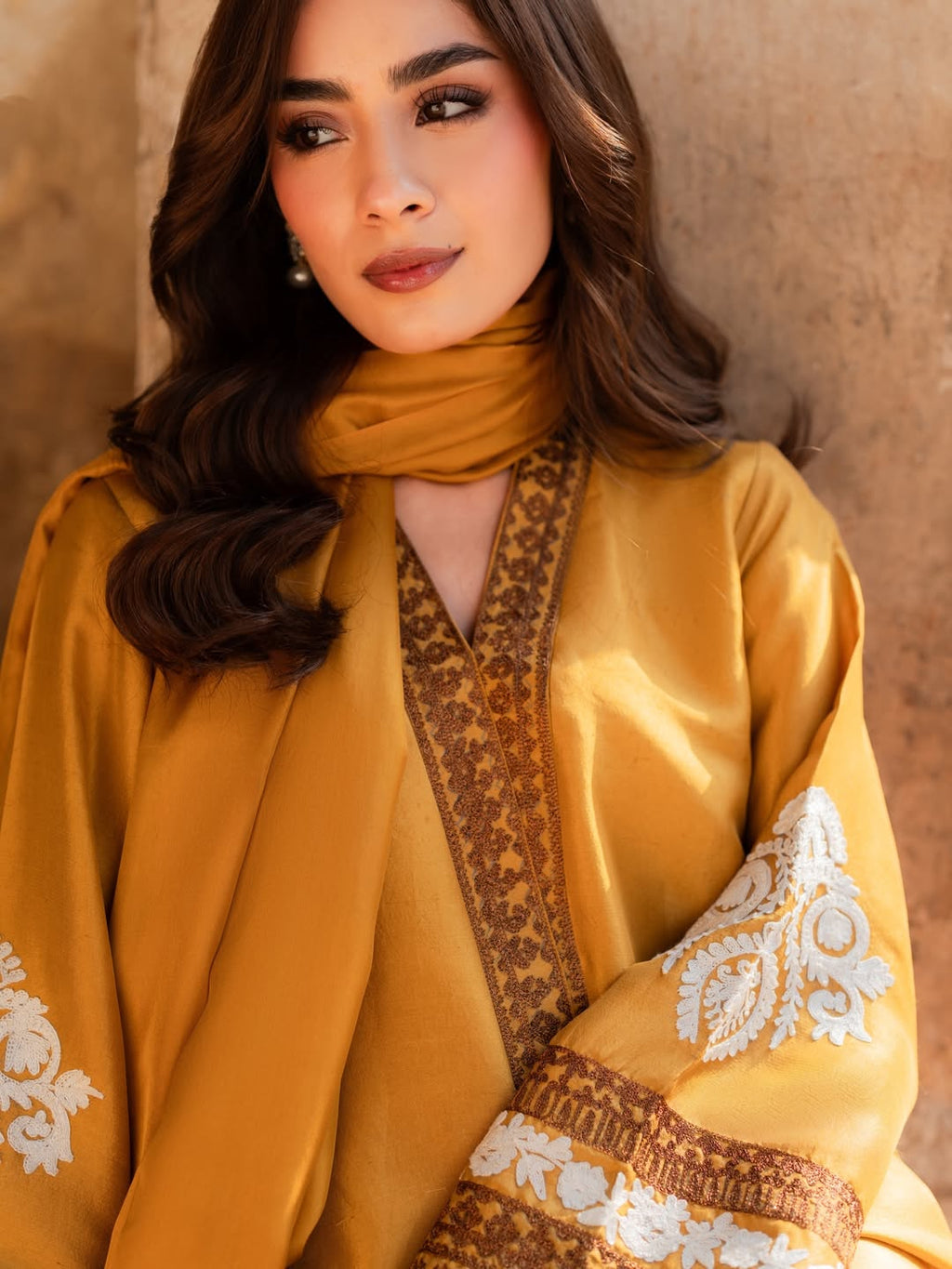 Mahveen Embroidered Set - Elegant 3pc Ensemble for Every Occasion