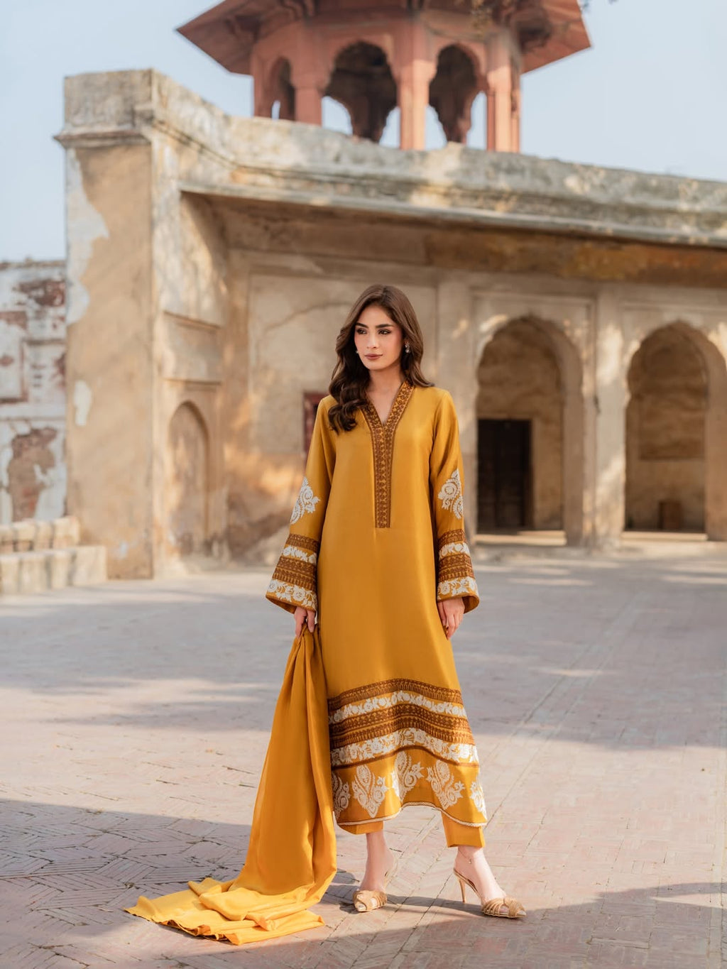 Mahveen Embroidered Set - Elegant 3pc Ensemble for Every Occasion