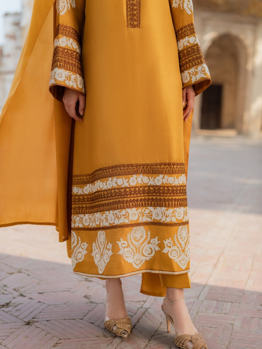 Mahveen Embroidered Set - Elegant 3pc Ensemble for Every Occasion