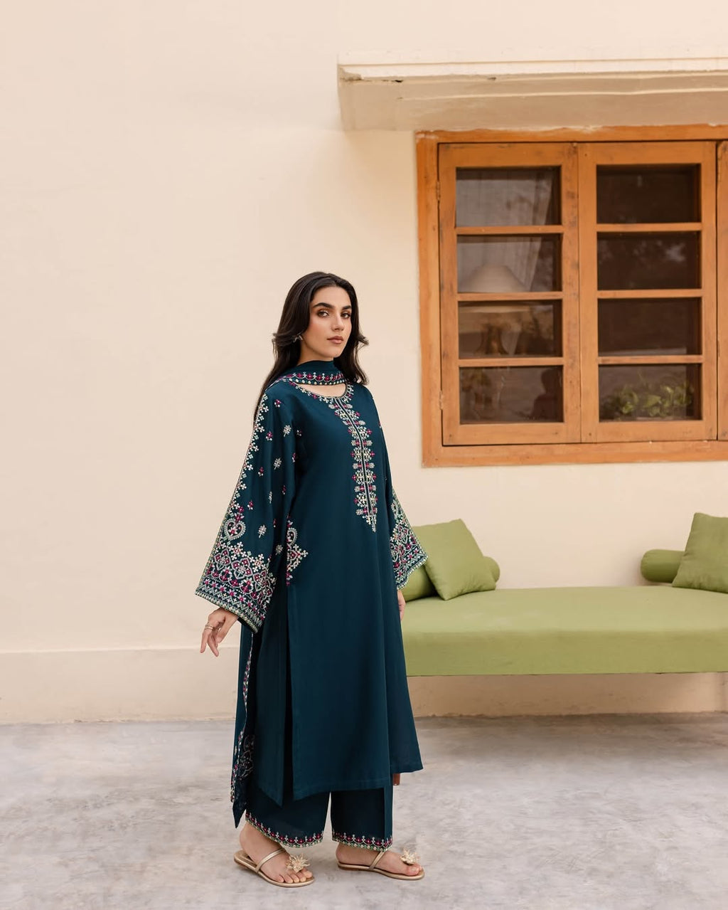 Decent Zinc Embroidered 3 Piece Set