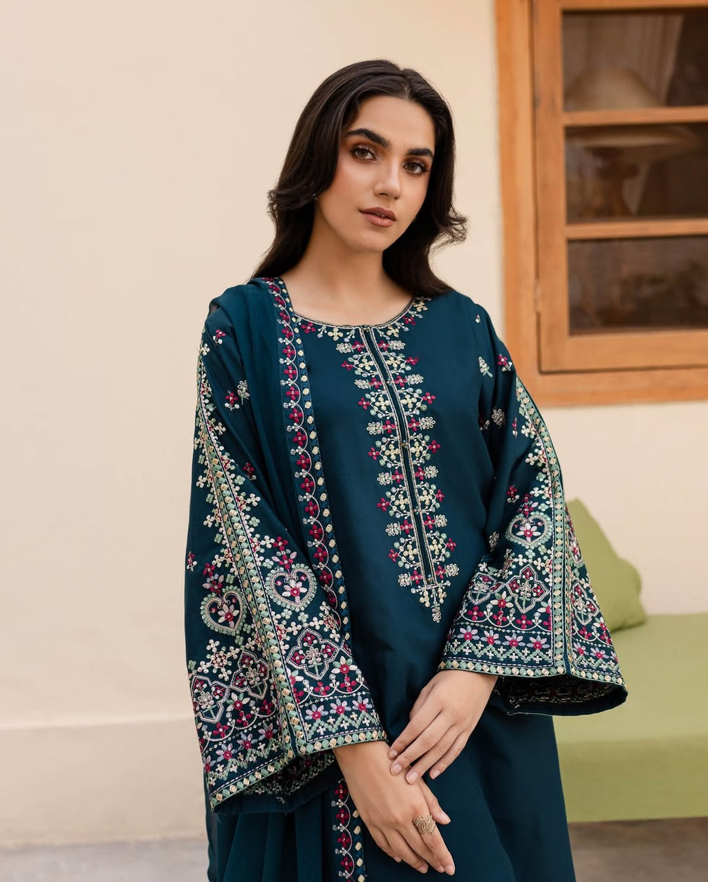 Decent Zinc Embroidered 3 Piece Set